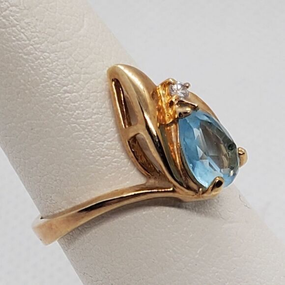 Vintage Gold Tone & Blue Ring - Picture 3 of 7